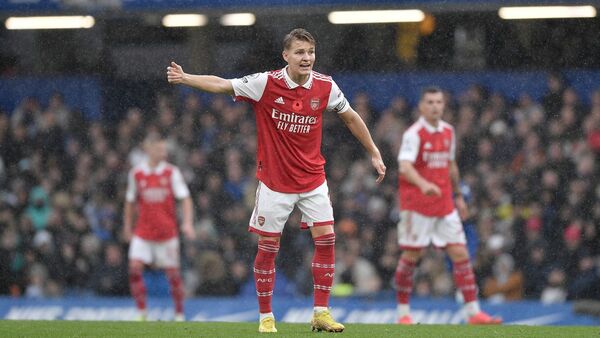 Odegaard agranda el liderato del Arsenal