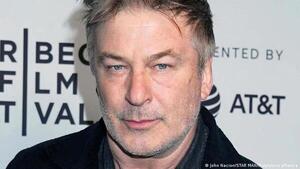 Alec Baldwin pone una denuncia por el caso de Halyna Hutchins