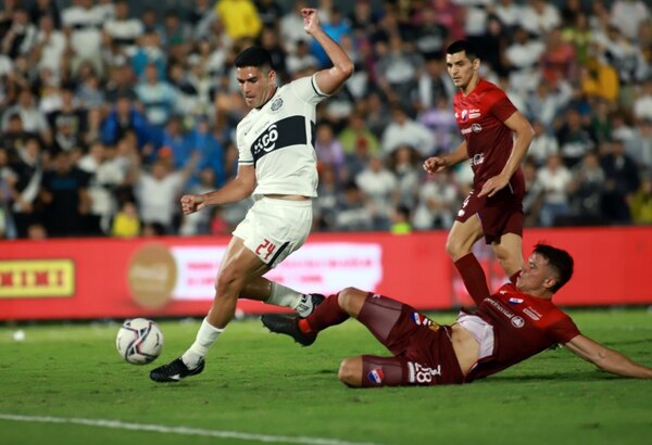 El golazo de Brian Montenegro que le dio el título a Olimpia