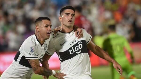 Olimpia festeja la 46 tras un sufrido partido ante Nacional