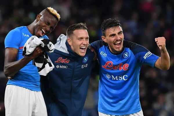 Napoli suma once victorias consecutivas en la Serie A - Fútbol Internacional - ABC Color