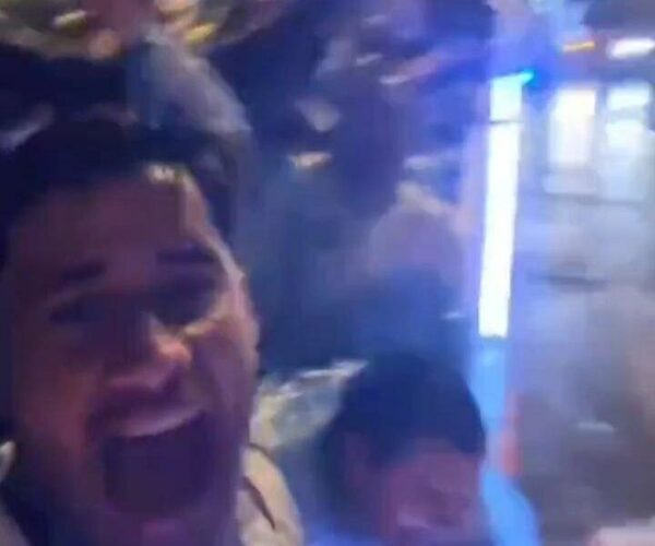 (VIDEO) Tito Torres casi perdió la cabeza en festejos