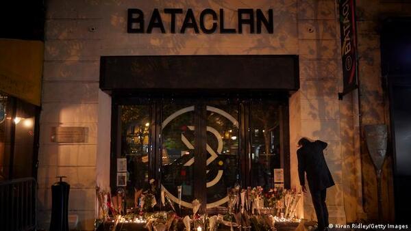 París recuerda a las víctimas de los atentados de 2015