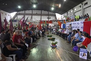 Frente Guasu lanza su lista al Senado, con Lugo en Buenos Aires  - Política - ABC Color