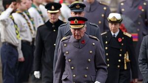 Carlos III preside como rey el recuerdo a caídos en guerras