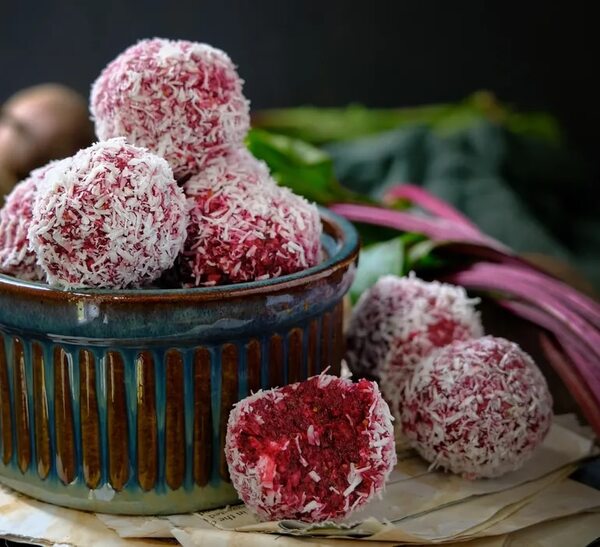 Postre vistoso y nutritivo: bombones de remolacha y coco - Gastronomía - ABC Color
