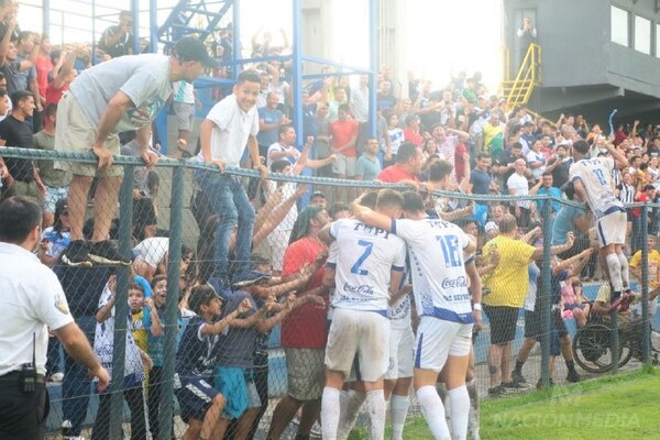 ¡El equipo de los milagros! Ameliano sigue en Primera tras una espectacular remontada