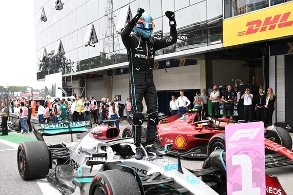 Russell se estrena, Sainz sube al podio y ‘Mad Max’ le niega ayuda a ‘Checo’ - Automovilismo - ABC Color