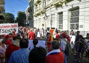 Critican irresponsable aprobación en PGN  y recuerdan “deuda pendiente”  en reforma de gastos - Economía - ABC Color