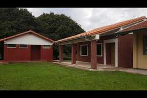 HURTARON 10 NOTEBOOKS DE UNA ESCUELA DE GRAL. ARTIGAS