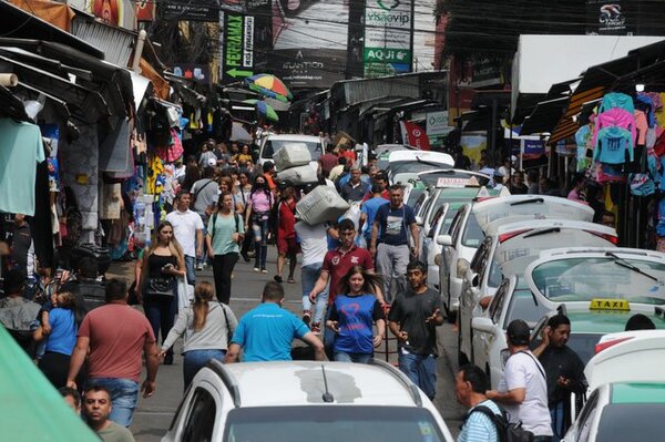 Black Friday: Intensa actividad comercial en el microcentro de CDE durante el fin de semana