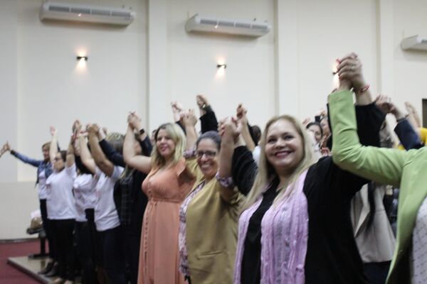 Precandidata a Diputada Erika Silvero participó del Congreso de Mujeres Líderes del Paraguay