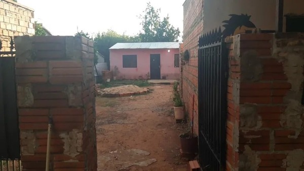 Diario HOY | Hombre apuñaló 15 veces a su expareja hasta casi matarla
