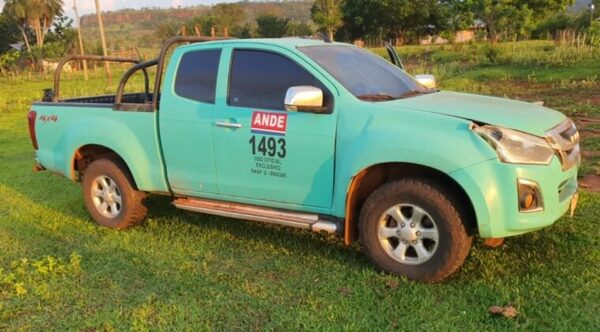 Ordenan captura de funcionario responsable del vehículo de la ANDE que llevaba drogas - ADN Digital