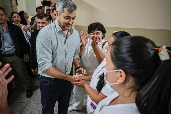 Abdo destaca obras históricas y ratifica compromiso en Guairá durante entrega de aportes