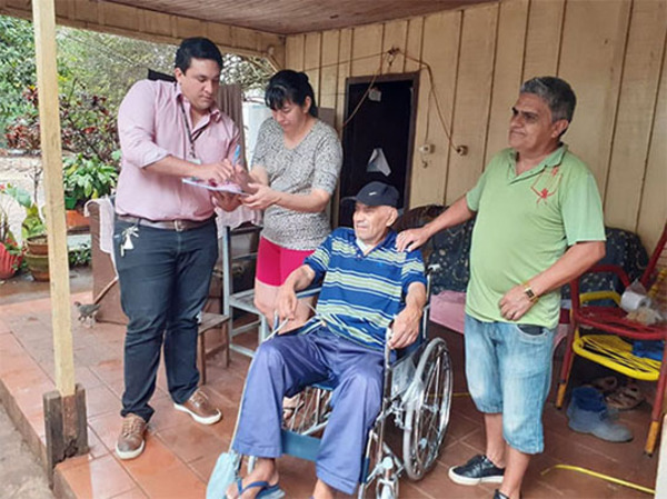 Silla de ruedas a personas de escasos recursos entrega la Fundación Tesãi | DIARIO PRIMERA PLANA