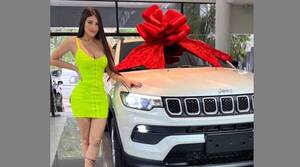 Crónica / [VIDEO] Laurys Dyva hizo como Karol G y ya tiene para su "jeepeta"