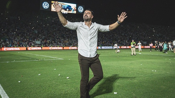 Continuidad de Julio César Cáceres en Olimpia sigue en conversaciones - Paraguaype.com