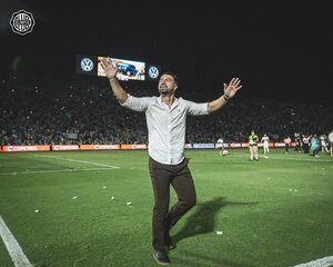 Julio César Cáceres tras ganar el Clausura: “Soñaba con levantar esta copa” - Megacadena — Últimas Noticias de Paraguay