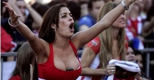 ¡Más hermosa que nunca! Larissa Riquelme vuelve a dar vida a “La Novia del Mundial”
