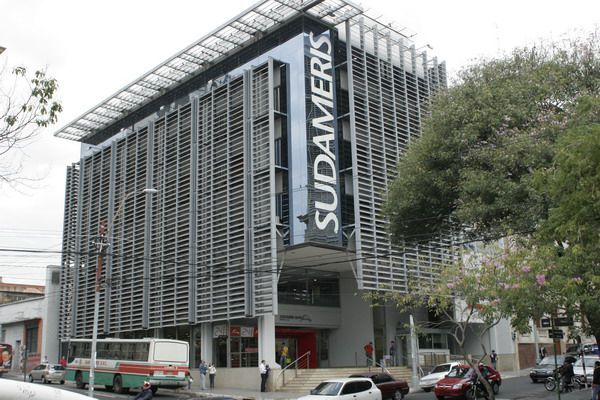 Tras fusión bancaria Sudameris se convierte en el banco más grande del país