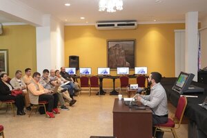 Auditan máquinas de votación destinadas a internas partidarias en Paraguay - Revista PLUS