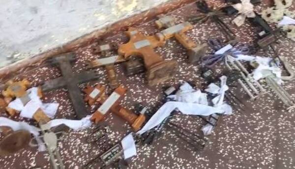 Crónica / Justo cuando estaba robando cruces y paños la Policía le cayó encima