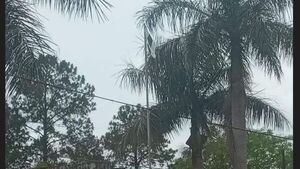 Escándalo en Iturbe por bandera de Olimpia en sede municipal