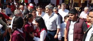 Guardias de Mario Abdo no permiten ingresar a la prensa a acto proselitista en salón municipal - Nacionales - ABC Color