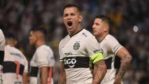 Derlis González mete doblete en los Premios de Primera
