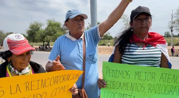 Pobladores de Tte. Irala protestan contra supuesta discriminación en puesto de salud  - Noticias del Chaco - ABC Color