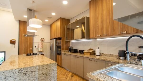 Azioni Mobili: muebles personalizados de alta gama para el hogar, el comercio y el área corporativa