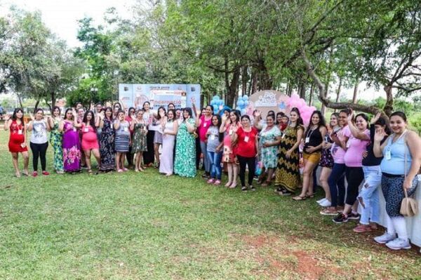 Baby shower comunitario reúne a más de 50 embarazadas en Encarnación