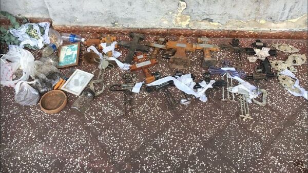 Supuesto "brujo" fue pillado robando cruces en el cementerio y fue detenido