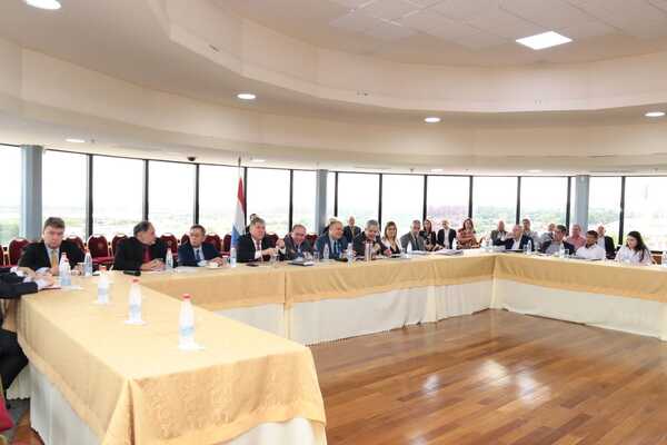 Se instala mesa de trabajo para tratar veto a ley de compensación - La Clave