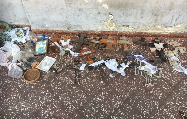 Policía detiene a supuesto "brujo" en cementerio de Luque - Noticiero Paraguay