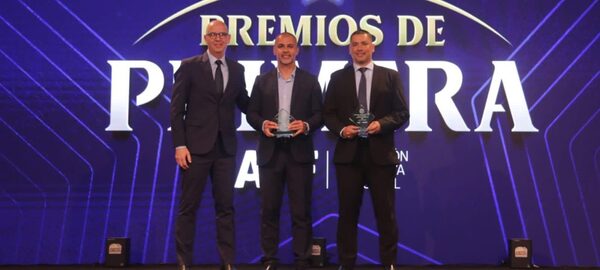 Éber Aquino y Fernando López fueron elegidos como los 'mejores árbitros del 2022'