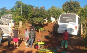 Hombre fallece tras caer un ómnibus sobre él