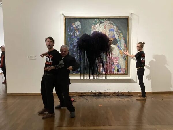 El cuadro de Klimt no sufre daños tras ser atacado en una protesta climática - Mundo - ABC Color