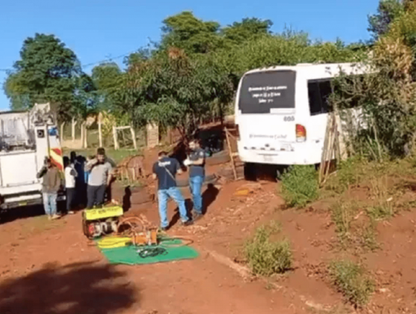 Hombre muere luego de que un ómnibus que reparaba se le cayera encima · Radio Monumental 1080 AM