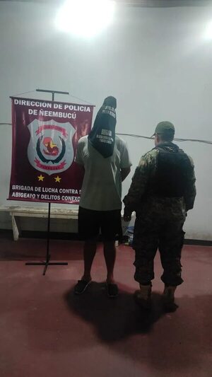 Persecución policial terminó con la detención de un joven que habría robado una moto - Policiales - ABC Color