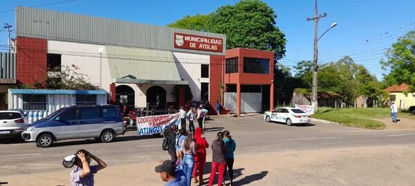 Vecinos se manifiestan para reclamar camposanto en Ayolas - Nacionales - ABC Color