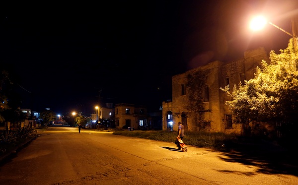 Cuba prevé para la noche del martes apagones simultáneos en el 37 % del país - MarketData