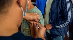 Diario HOY | ¿Presenta efectos adversos de la vacuna anticovid?: sepa como notificarlos