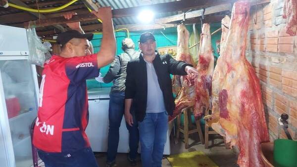 Crónica / Allanan a incautan carne de dudoso origen de carnicerías chalai
