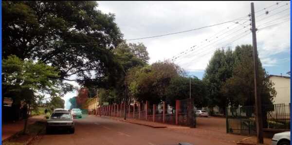 Camión atropella a estudiante frente a un colegio en Hohenau