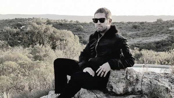 La de Roberto presenta su nuevo álbum "Lo Mágico y lo Místico"
