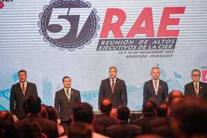 Ejecutivos del sector eléctrico se reúnen para avanzar hacia una Latinoamérica energéticamente integrada - Revista PLUS