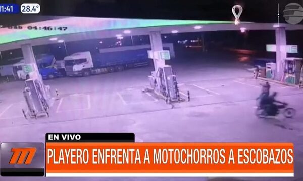 Playero enfrentó a motochorros a escobazos | Telefuturo