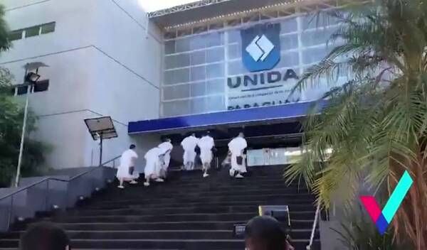 Crónica / Principio de incendio en la UNIDA: hablan de personas afectadas por contaminantes
